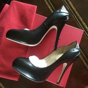 VALENTINO GARAVANI PUMPS